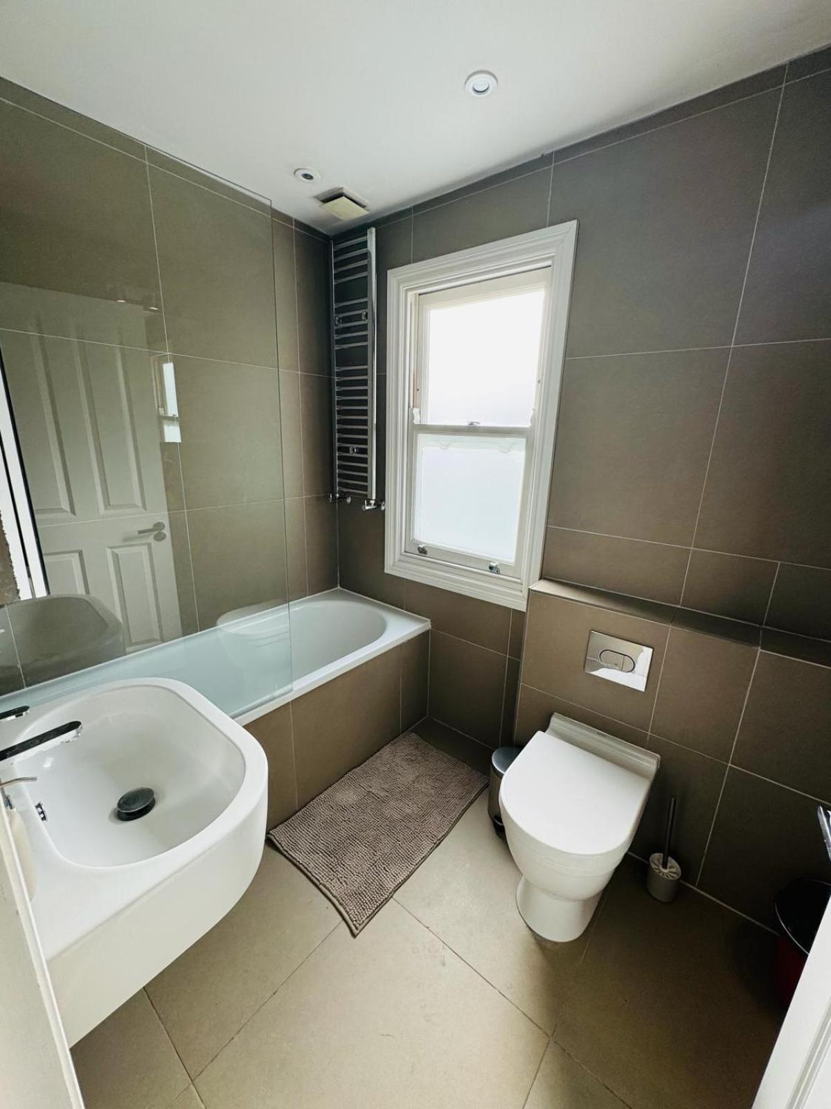 Stunning Flat In Chiswick Apartment ลอนดอน ภายนอก รูปภาพ